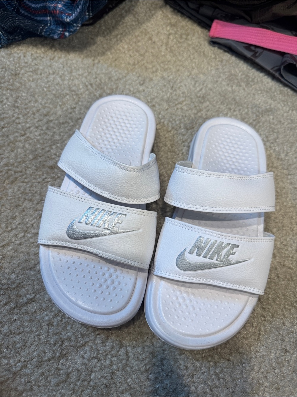 NIKE SLIDE SIZE 5